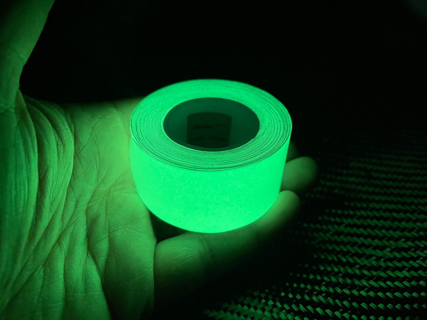 Светящаяся клейкая лента Maratac MaraSpec Glow Tape Roll