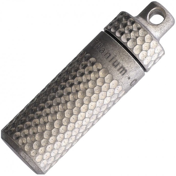 Контейнер-капсула для таблеток и мелочей Maratac Piccolo Titanium Dimpled Capsule