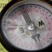 Профессиональный компас с тритиевой подсветкой Cammenga Destinate Tritium Protractor Compass D3-T — дополнительное фото