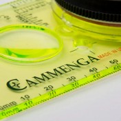 Профессиональный компас с тритиевой подсветкой Cammenga Destinate Tritium Protractor Compass D3-T — дополнительное фото