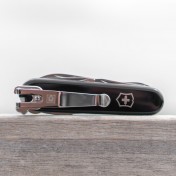 Клипса для средних швейцарских армеских ножей Victorinox Clip & Carry SwissQlip (Chrome) — дополнительное фото