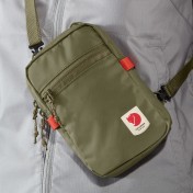 Городская сумка на плечо Fjällräven High Coast Pocket (Navy) — дополнительное фото