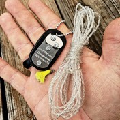 Армейский жетон-мультитул для выживания Grim Workshop Cordage Making Dog Tag — дополнительное фото