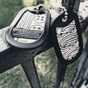 Армейский жетон-мультитул для выживания Grim Workshop Fishing Hook Dog Tag — дополнительное фото