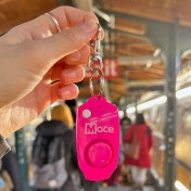 Индивидуальная карманная сирена Mace Personal Alarm Keychain (Pink) — дополнительное фото