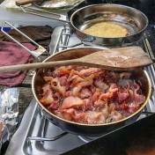 Туристическая складная сковорода с крышкой Pathfinder Folding Skillet and Lid Set — дополнительное фото