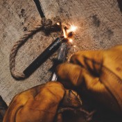 Походные фитиль и меха для разжигания огня Uberleben Tindar Wick and Bellow — дополнительное фото