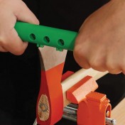 Точилка для топоров и инструментов AccuSharp Axe & Tool Sharpener — дополнительное фото