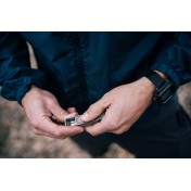 Титановый спичечный коробок Maratac Titanium Match Slide Box With Loop — дополнительное фото