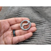 Двойное кольцо для ключей и аксессуаров Maratac Dual Titanium Living Spring Ring — дополнительное фото