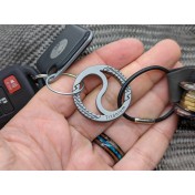 Двойное кольцо для ключей и аксессуаров Maratac Dual Titanium Living Spring Ring — дополнительное фото