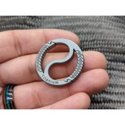 Двойное кольцо для ключей и аксессуаров Maratac Dual Titanium Living Spring Ring — дополнительное фото