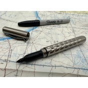 Титановый маркер-контейнер Maratac Signator Titanium Permanent Marker / Vault — дополнительное фото