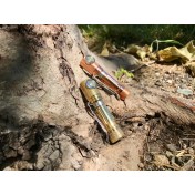 Медный тактический фонарь 90 градусов Maratac Copper Tactical Personal Flood TPF AAA Light — дополнительное фото