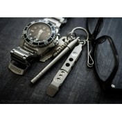 Компактный инструмент-ломик TEC Accessories Ti-Pry Titanium Pry Bar: Keychain Edition — дополнительное фото