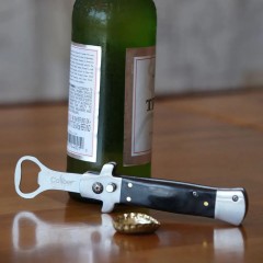 Открывашка для бутылок в виде выкидного ножа Caliber Gourmet Открывашка для бутылок в виде выкидного ножа Caliber Gourmet