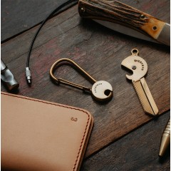 Everyman карабин-брелок для ключей Cowan Carabiner (Brass)