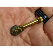 Maratac компактное огниво из латуни с колесиком PSK Brass Flint Wheel Sparker — дополнительное фото