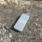 Нож со сменным лезвием Rivery Manufacturing Zero V2 Gemstone (серый) — дополнительное фото